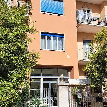 Apartment A Compact At Abramo Lincoln With Shared Bathroom Caserta