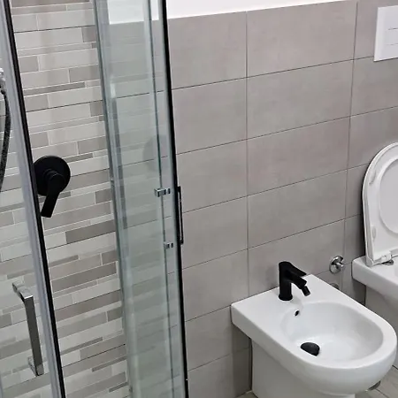 Apartmán A Compact At Abramo Lincoln With Shared Bathroom Caserta
